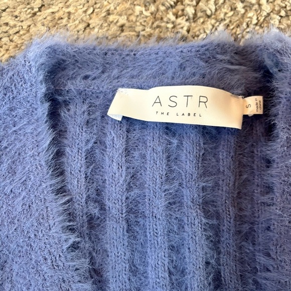 ASTR Women's Veda Sweater V Neck Wrap Blue Size Small - Picture 6 of 9